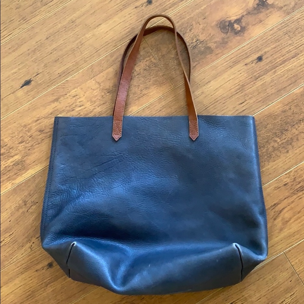BRAND NEW! Navy Blue MadeWell hand bag/tote.